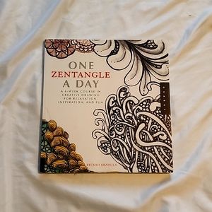 Book One Zentangle A Day, 6 weeks course in creative drawing